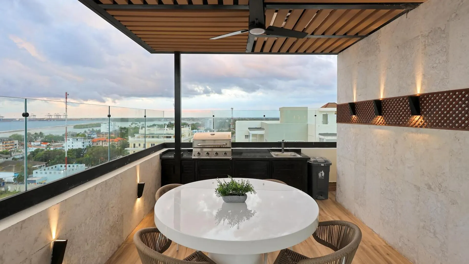 Lujoso Penthouse Frente A La Playa De Boca Chica Daire